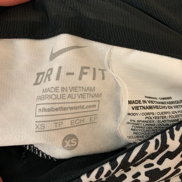 Nike Essential Tight Fit Capri Leggings xs - Picture 9 of 9